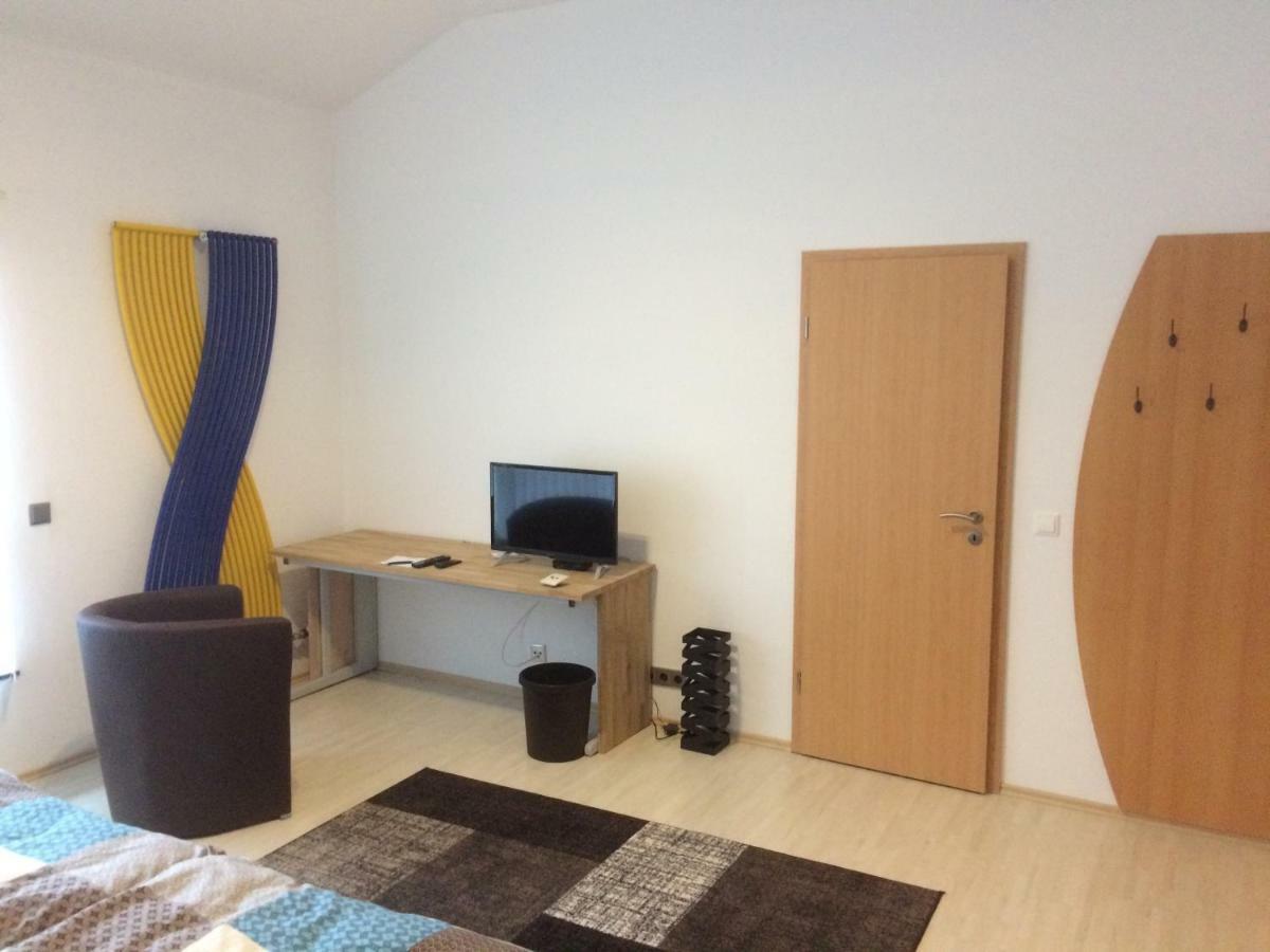 Pension Am Roemerhof Munzenberg Экстерьер фото